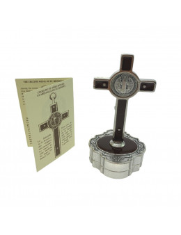 Calvaire / Crucifix / Croix de Saint Benoit avec boite dans le socle