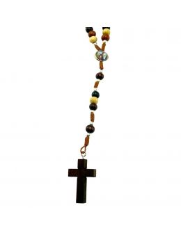 Collier en perle avec une croix