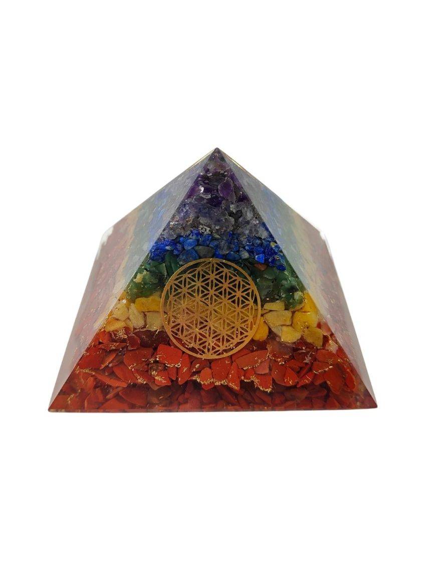 Pyramide Orgonite 7 Chakras avec fleur de vie, L. 8 cm