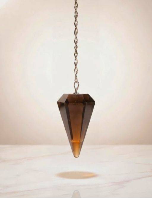 Pendule divinatoire en pierre conique QUARTZ FUMEfacettée avec chaîne argentée