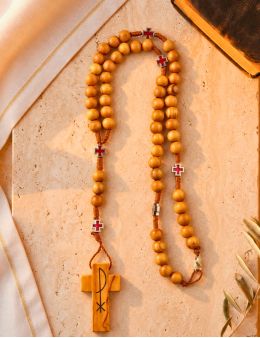 Chapelet corde bois, croix celtiques rouges