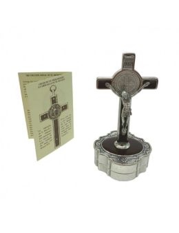 Calvaire / Crucifix / Croix sur pied en bois couleur ébène et christ et croix de St Benoit en métal argenté 28 cm