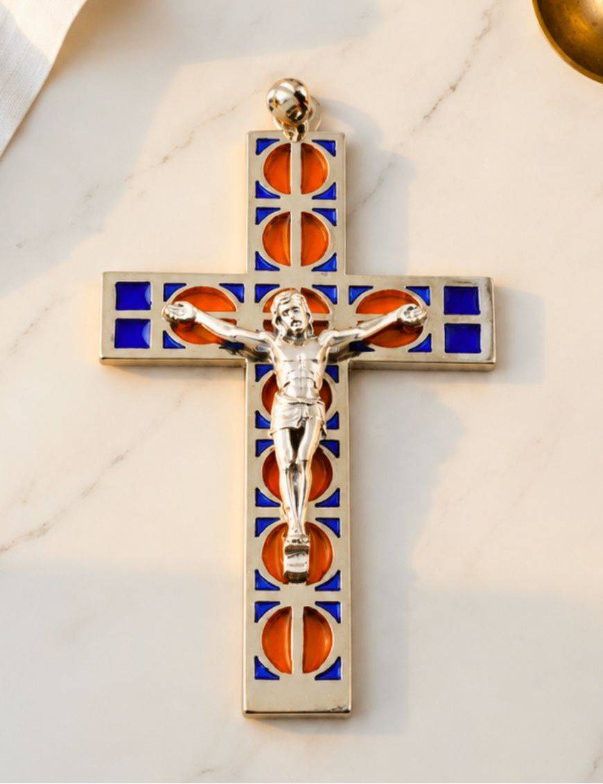 Crucifix métallique vitrail avec Christ
