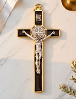 Crucifix / Croix de Saint Benoit en métal doré et émail marron 11 cm