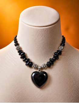 Collier pendentif coeur Onyx noir et perles baroques
