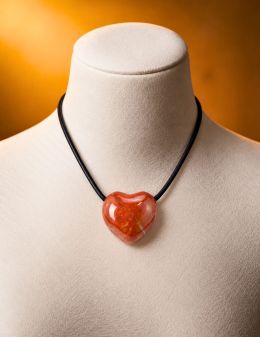Collier corde et pierres forme coeur- Jaspe Rouge