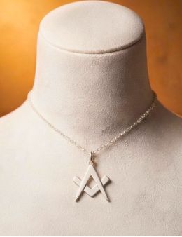 Pendentif argent équerre et compas