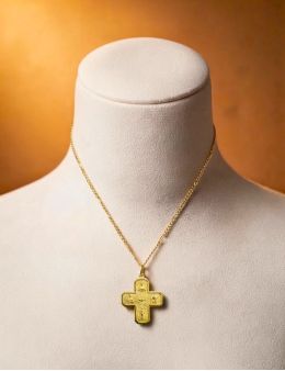Pendentif Croix chrétienne en plaqué or