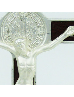 Crucifix ou calvaire Saint Benoit en métal argenté et bois
