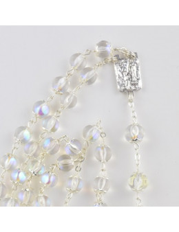 Chapelet avec chaîne argentée et perles colorées